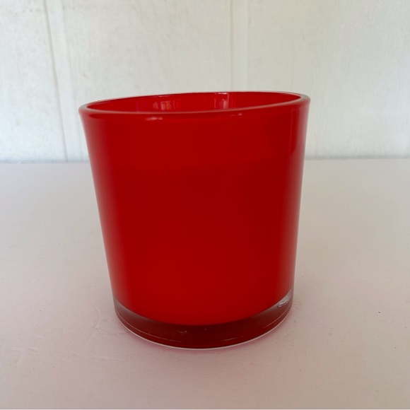 TOMMY BAHAMA NWT TWO WICK CANDLE IN JUNIPER CURRANT - Picture 2 of 4